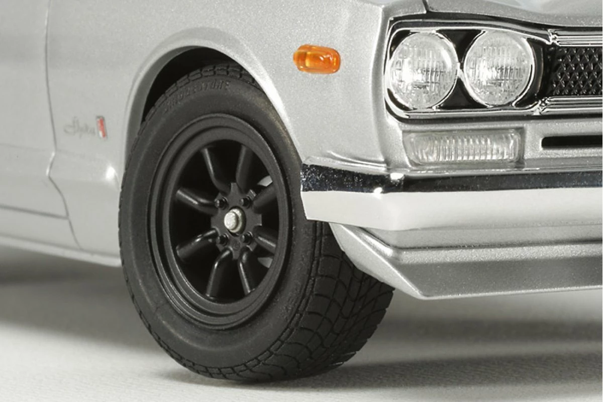 24335 | Tamiya 1/24 Nissan Skyline 2000 GT-R Street-Custom Scaled Plastic Model Kit - Image 4