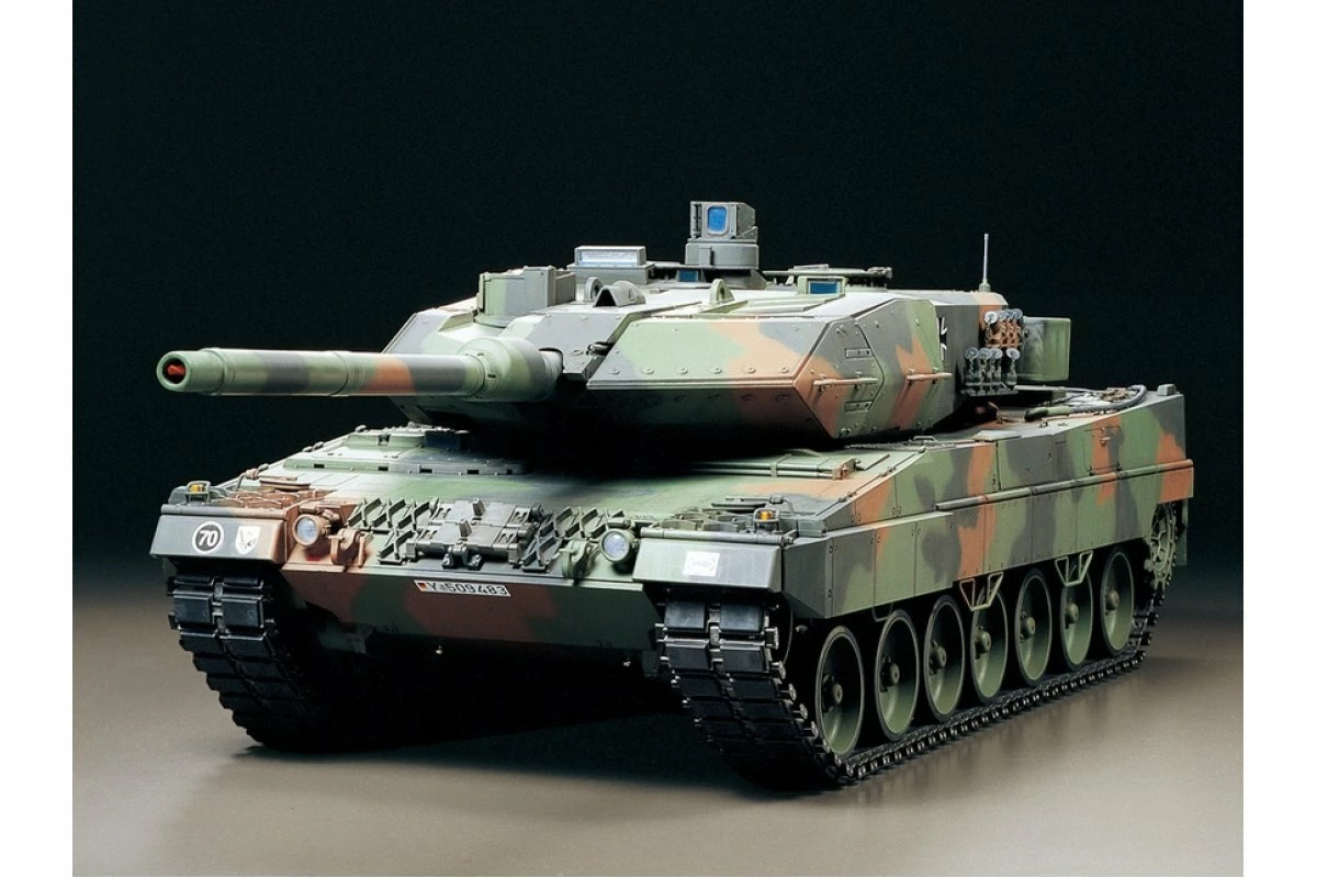 56020 | Tamiya 1/16 Leopard 2A6 Scaled RC Tank Kit W/ Fully Optioned