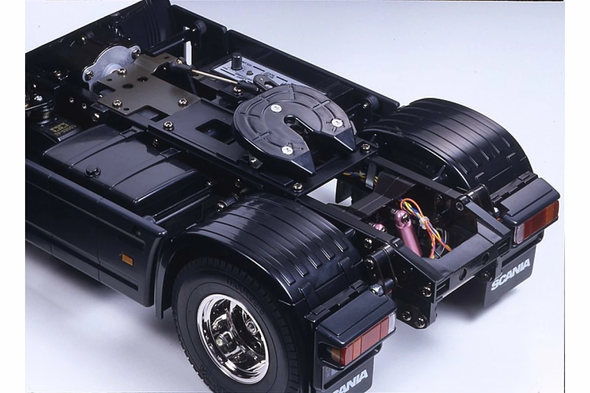 56318 | Tamiya 1/14 Scania R470 Highline Scaled Tractor Truck Kit - Image 6