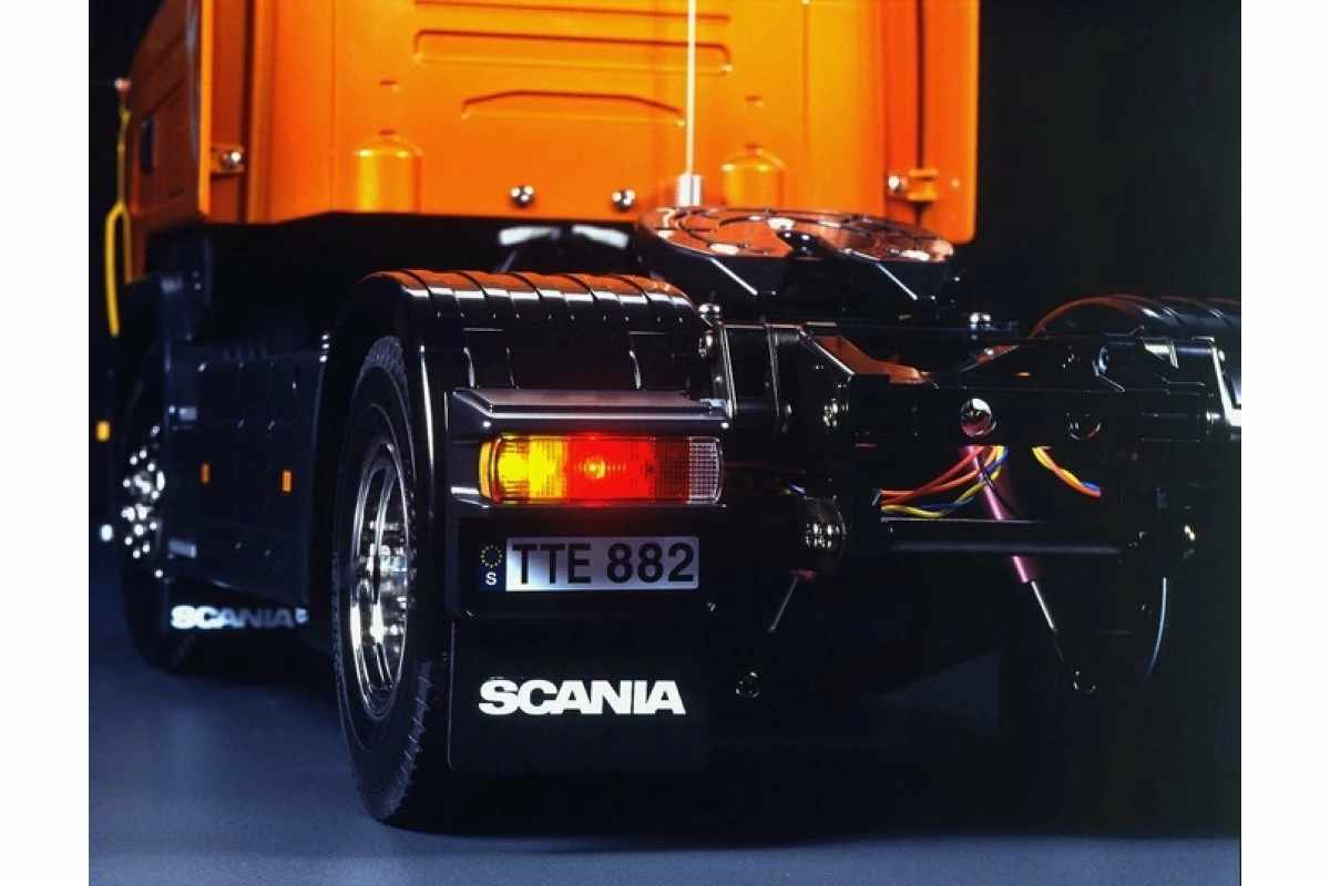 56318 | Tamiya 1/14 Scania R470 Highline Scaled Tractor Truck Kit - Image 7