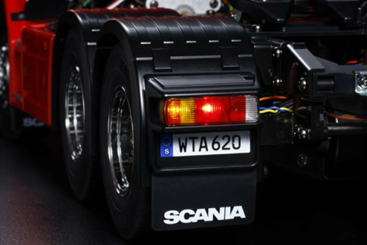 56323 | Tamiya 1/14 Scania R620 Highline Scaled Tractor Truck Kit - Image 7