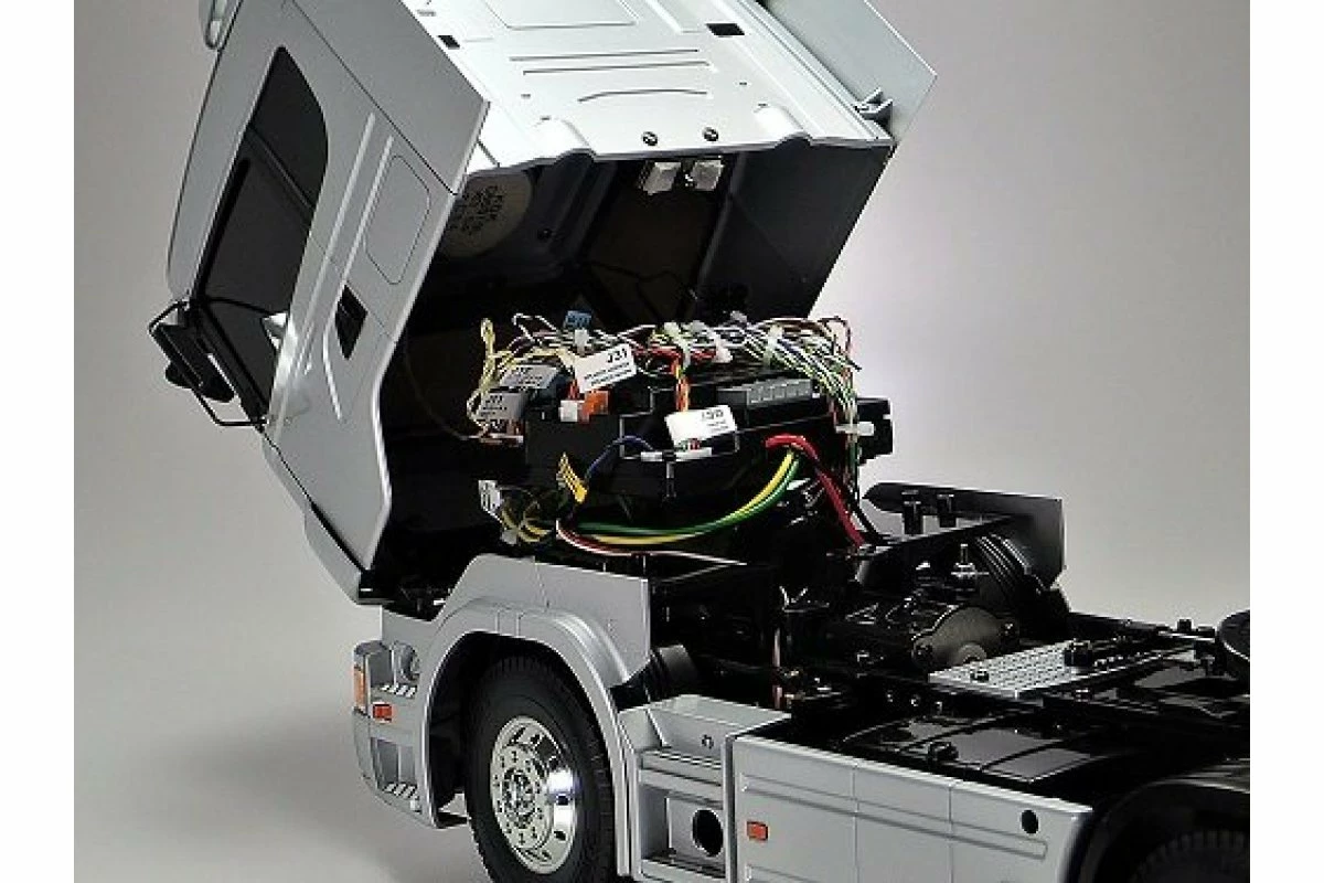 56364 | Tamiya 1/14 Scania R470 Highline Scaled Tractor Truck Kit - Silver Edition - Image 12