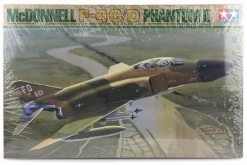 60305 | Tamiya 1/32 McDonnell Douglas F-4C/D Phantom II Jet Scaled Plastic Model Kit
